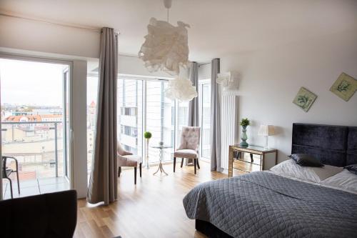 Studio Apartment image 9