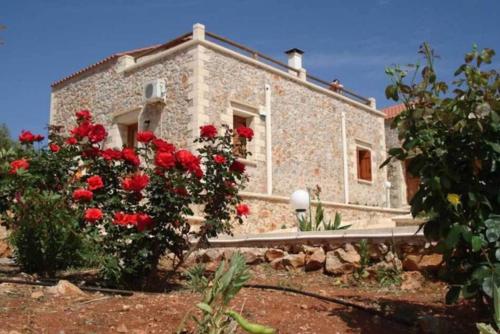  VIOLA SUITES,VILLA 1 with shared pool in Xirostérnion