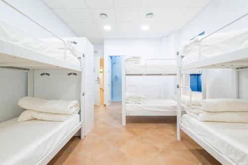 Benarrabá Hostel Room Type - Bed in 6-Bed Mixed Dormitory Room