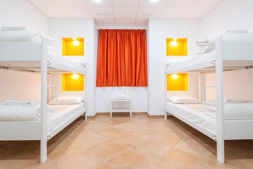 Benarrabá Hostel Room Type - Quadruple Room with Private Bathroom