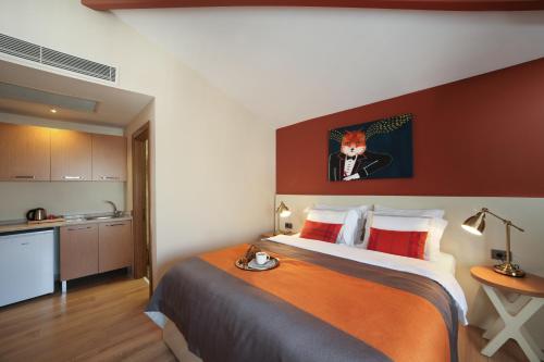 The Fox Hotels - main image