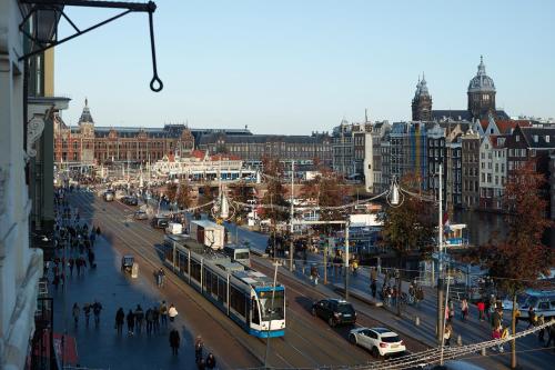 Damrak Short Stay Amsterdam