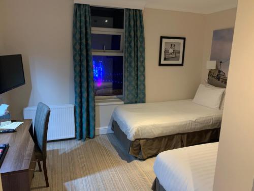 2 twin beds