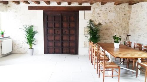 บริการและสิ่งอำนวยความสะดวก, La Douce France Trianon in ปัวเตียร์ ฟูตูโรสโคป