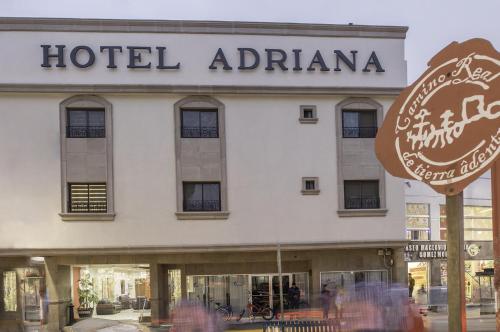 Ieeja, Hotel Adriana in Parral