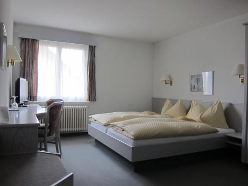 1 queen bed