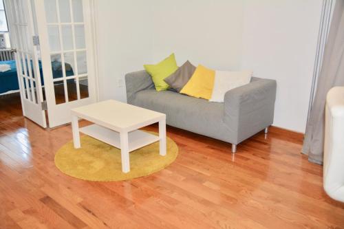 The Topping Three-Bedroom Apartment - main image