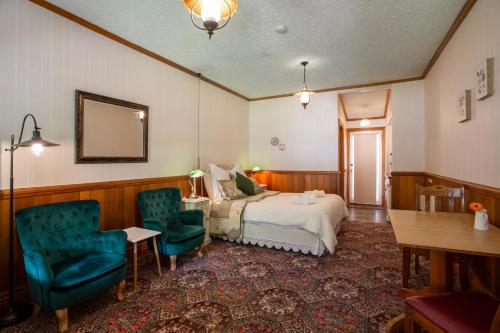 room detail thumbnail 0