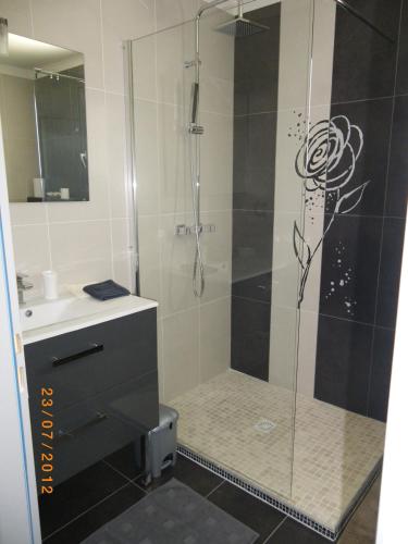 Bathroom, Les Algues du Grau near Le Cocotier