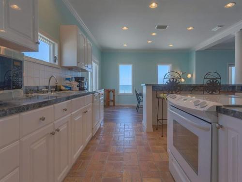 C-Glass by Meyer Vacation Rentals - main image