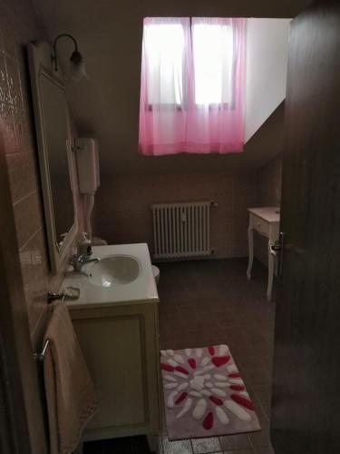 Single Room with Shared Toilet