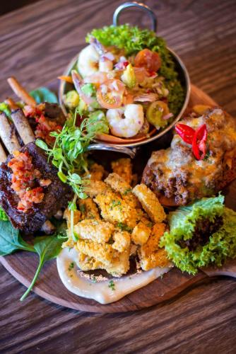 SIX DEGREES ALBANY MOTEL CBD STUDIOS