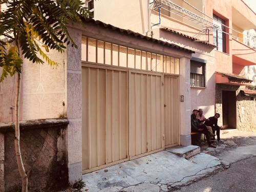 Buff Hostel Tirana - image 2