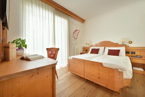 Suite with Balcony and Mountain View