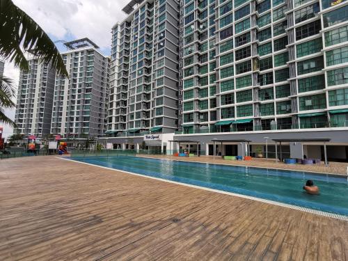 Swimming pool, Vista Alam Studio Units - Pool, food court in Shah Alam