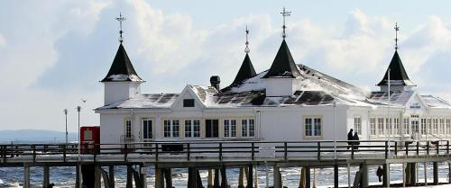 Villa Bella 1_ Reihe mit Meerblick in Ahlbeck, Deutschland