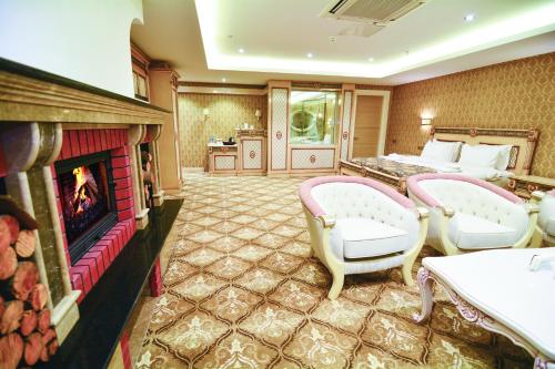 เวิลด์พอยต์ โฮเทล อิสตันบูล (World Point Hotel Istanbul) in เอเซนยูร์ต