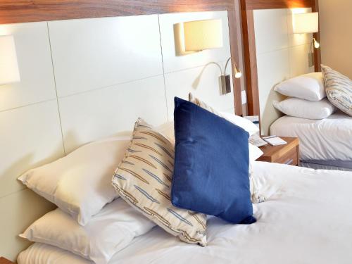 The Riverside - image 12