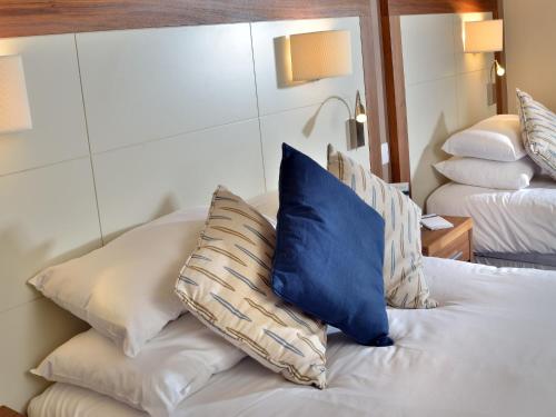 The Riverside - image 7