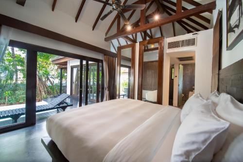 Zara Beach Resort Koh Samui - SHA Extra Plus Certified