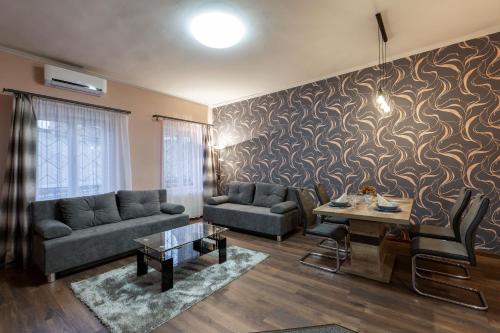  Silver Magic Downtown Apartment, Ferienwohnung in Budapest
