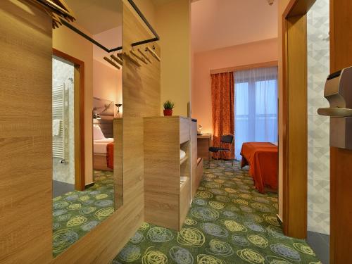 Ramada Airport Hotel Prague