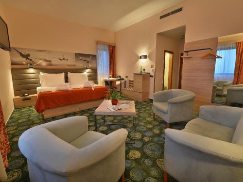 Ramada Airport Hotel Prague