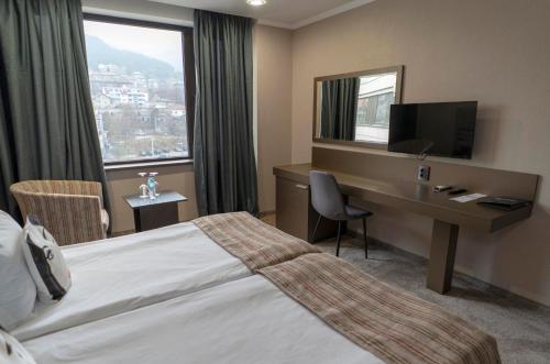 Grand Hotel Shumen - image 5