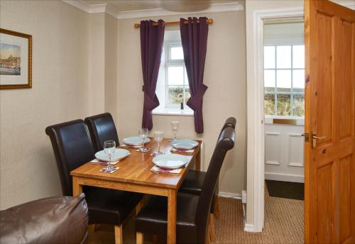 Smugglers Cove Cottage - main image