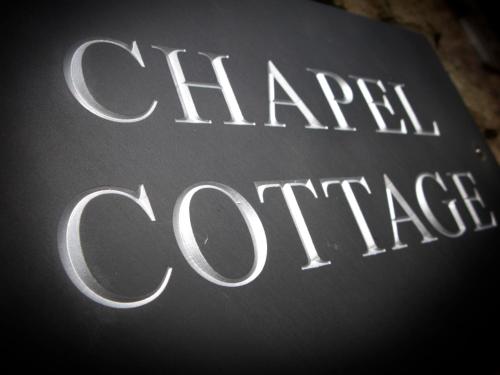 Chapel Cottage Set in a private courtyard in central location with 2 parking spaces