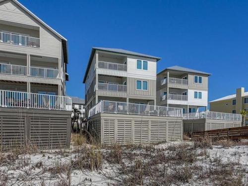 Emerald by Meyer Vacation Rentals - image 4