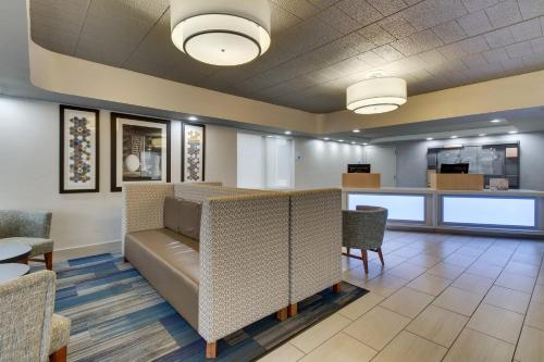 Holiday Inn Express Pittston - Scranton Airport, an IHG Hotel