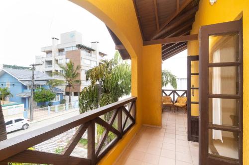 Apartamento p/ 8 Pessoas na Praia Bombas - AN 09