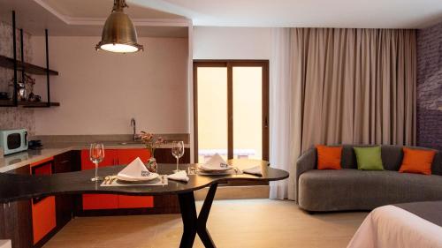 Superior Twin Room - Non-Smoking image 2
