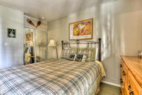 Lake Forest Villa