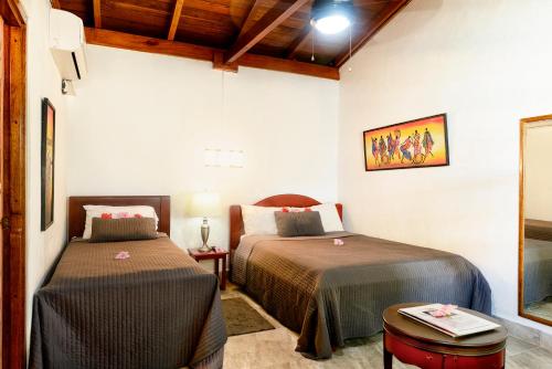 230079587 Parrot Cove Lodge