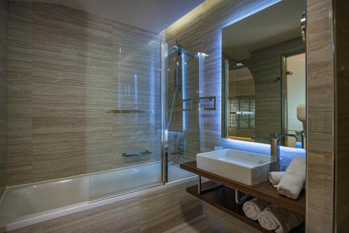 Alexandra Beach Resort & Spa