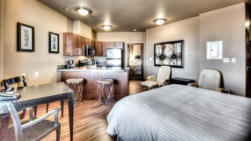 Grand Inn & Residence- Grande Prairie