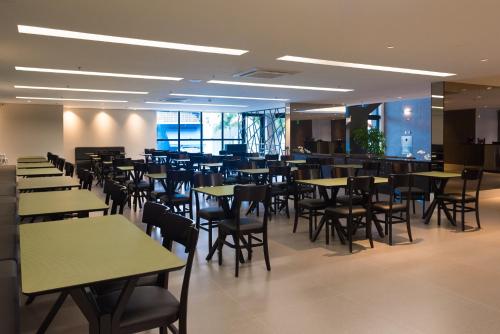 Restaurant, Intercity Sao Paulo Anhembi in Casa Verde