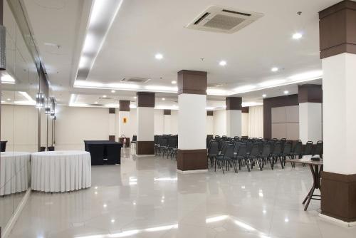 Master Porto Alegre Hotel - Av Carlos Gomes, Próximo ao Consulado Americano - 비즈니스 센터