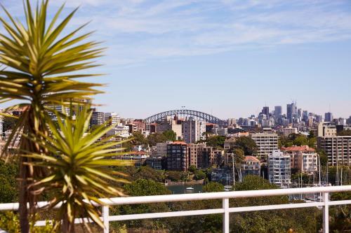 Cosy Studio with Rooftop Terrace and Bay Views in Darling Point