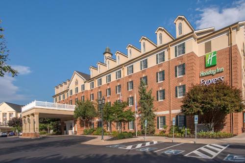 Foto - Holiday Inn Express State College at Williamsburg Square, an IHG Hotel