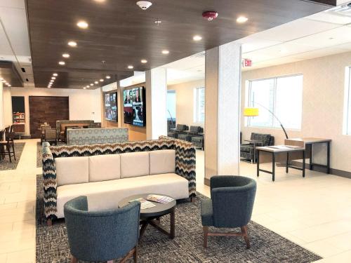 Holiday Inn Express Richmond - Midtown an IHG Hotel - main image