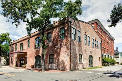 Staybridge Suites Savannah Historic District, an IHG Hotel