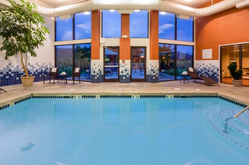 Holiday Inn Express Roseburg an IHG Hotel - image 8