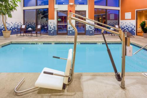 Holiday Inn Express Roseburg an IHG Hotel - image 9