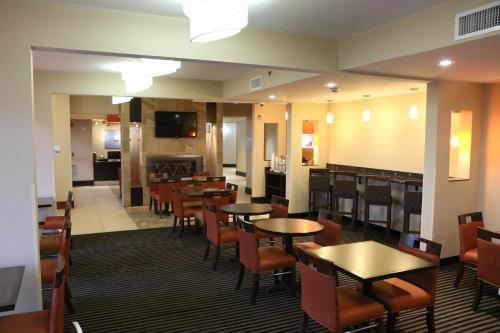 Holiday Inn Express Pittsburgh - Munhall, an IHG Hotel