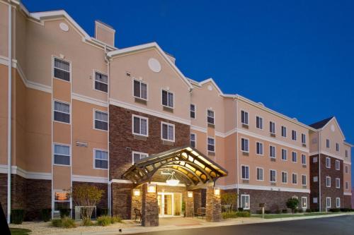 Foto - Staybridge Suites Rockford, an IHG Hotel