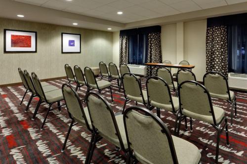 Holiday Inn Express & Suites Northeast an IHG Hotel - image 4