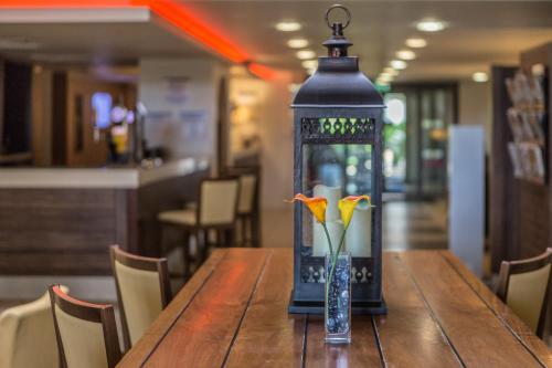Holiday Inn Express Colchester an IHG Hotel - image 11